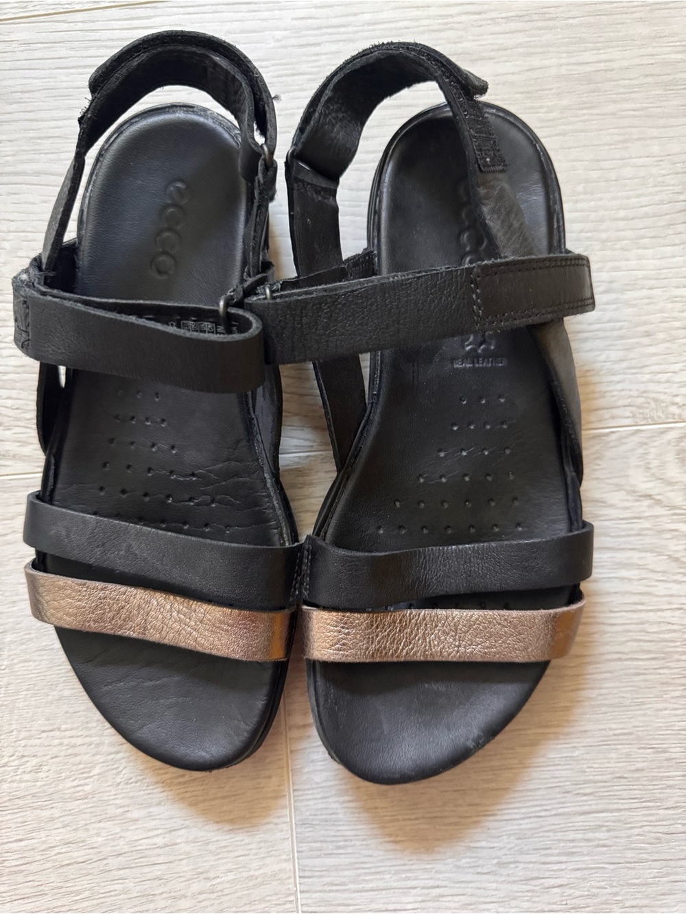 ECCO Leather Women's Flash Sandals sz 4